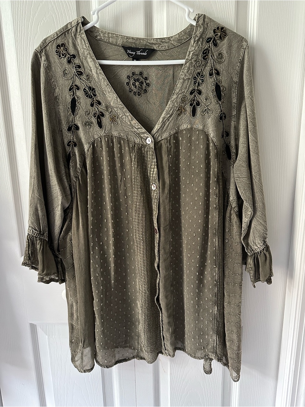 NWOT Relaxed Embroidered V-Neck Tunic Top in Olive